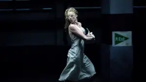 Backdrop to the movie "P2" #733353