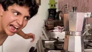 Backdrop to the movie "Av Antura" #687395