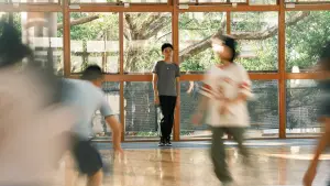 Backdrop to the movie "Tutti" #538834