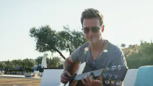 Backdrop to the movie "Glass Onion: A Knives Out Mystery" #592434