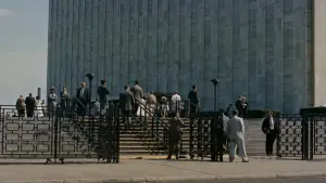 Backdrop to the movie "North by Northwest" #672493