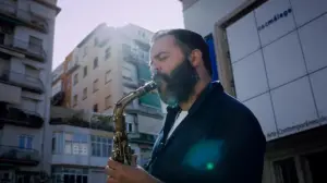 Backdrop to the movie "Cruzando la calle" #418349