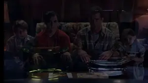 Backdrop to the movie "Signs" #670309