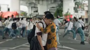 Backdrop to the movie "Ayah, Ini Arahnya Ke Mana, Ya?" #796700