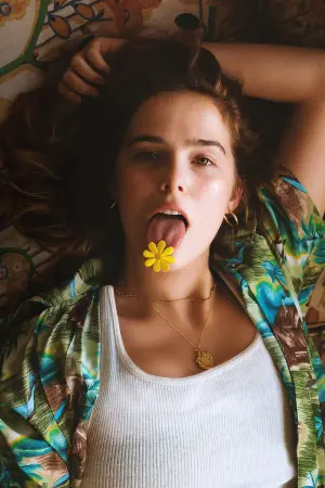 Poster to the movie "Flower" #459536