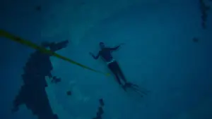 Backdrop to the movie "Deep" #880866