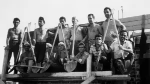 Backdrop to the movie "Construction Workers, Our Heroic Comrades" #449476