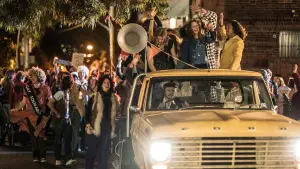 Backdrop to the movie "Riot" #744886