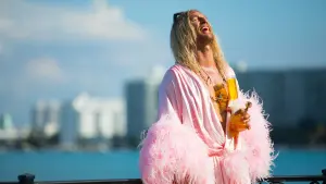 Backdrop to the movie "The Beach Bum" #420794