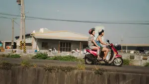 Backdrop to the movie "Family Matters" #587840