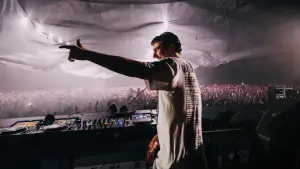 Backdrop to the movie "Apple Music Live: Fred again.." #544713