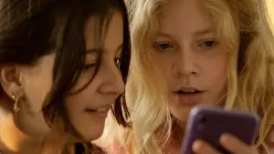 Backdrop to the movie "Mira" #540716