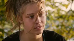 Backdrop to the movie "Blue Is the Warmest Color" #240760