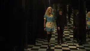 Backdrop to the movie "The Guest" #273391