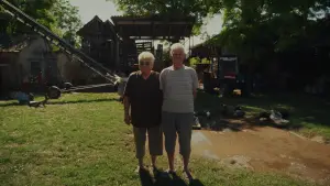 Backdrop to the movie "Theatre from Mud" #543205