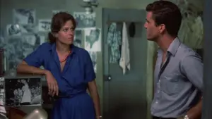 Backdrop to the movie "The Year of Living Dangerously" #401127