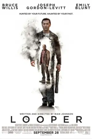 Poster to the movie "Looper" #696855