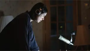 Backdrop to the movie "undertone" #560772