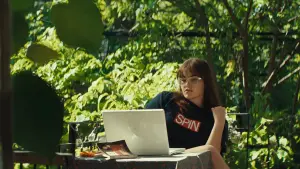 Backdrop to the movie "Mile End Kicks" #631204