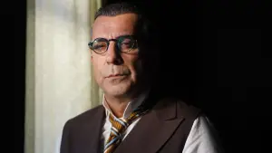 Backdrop to the movie "A Republic Song" #738608