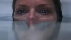 Backdrop to the movie "What Lies Beneath" #444745