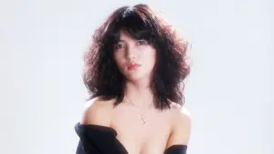 Backdrop to the movie "Momoe