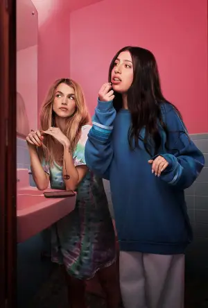 Poster to the movie "Roommates" #830430