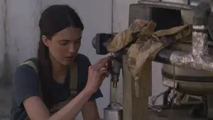 Backdrop to the movie "IO" #386543