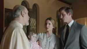 Backdrop to the movie "Annabelle" #320577