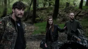 Backdrop to the movie "Skinjacker" #800542