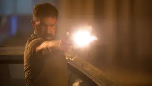 Backdrop to the movie "Security" #726507