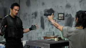 Backdrop to the movie "The Raid" #675999