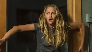 Backdrop to the movie "Lights Out" #709188