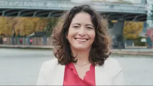 Backdrop to the movie "J