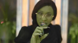 Backdrop to the movie "Wicked" #530000