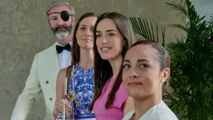 Backdrop to the movie "Mystery Island" #681728