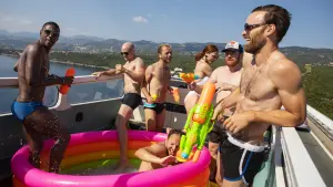 Backdrop to the movie "The Shiny Shrimps" #273830