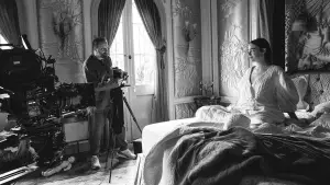 Backdrop to the movie "Poor Things" #584158