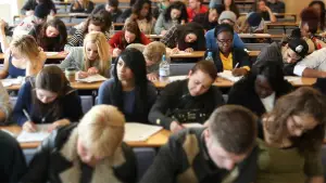 Backdrop to the movie "Bias" #719932