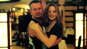 Backdrop to the movie "Sara" #684027