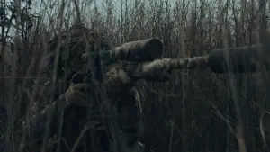 Backdrop to the movie "Sniper: The White Raven" #203849