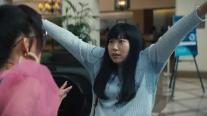 Backdrop to the movie "Quiz Lady" #338950