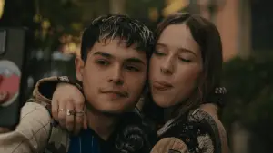 Backdrop to the movie "Let Me Be with You" #657110