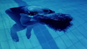 Backdrop to the movie "Three Colors: Blue" #729292