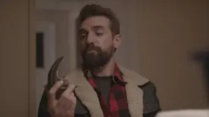 Backdrop to the movie "Claw" #388340