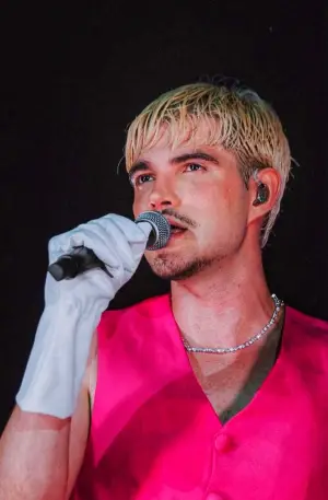 Poster to the movie "Jão: SUPERTURNÊ Ao Vivo" #793522