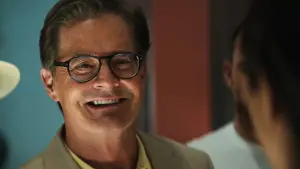 Backdrop to the movie "Blink Twice" #780334