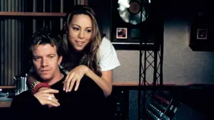 Backdrop to the movie "Glitter" #703737