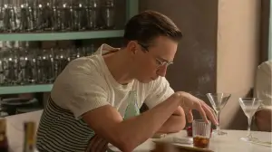 Backdrop to the movie "Queer" #584172