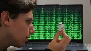 Backdrop to the movie "Iris" #571359